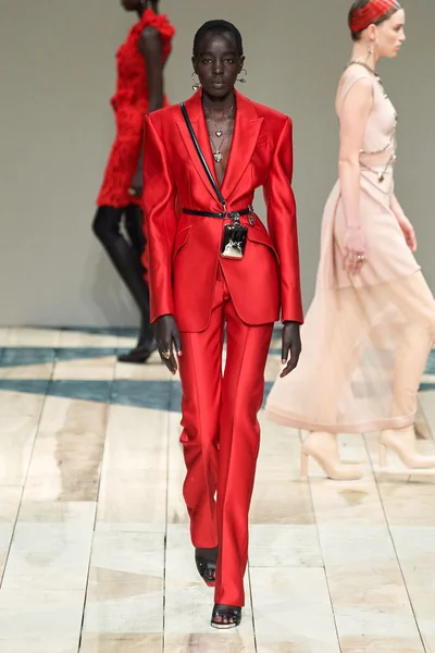 Look 34